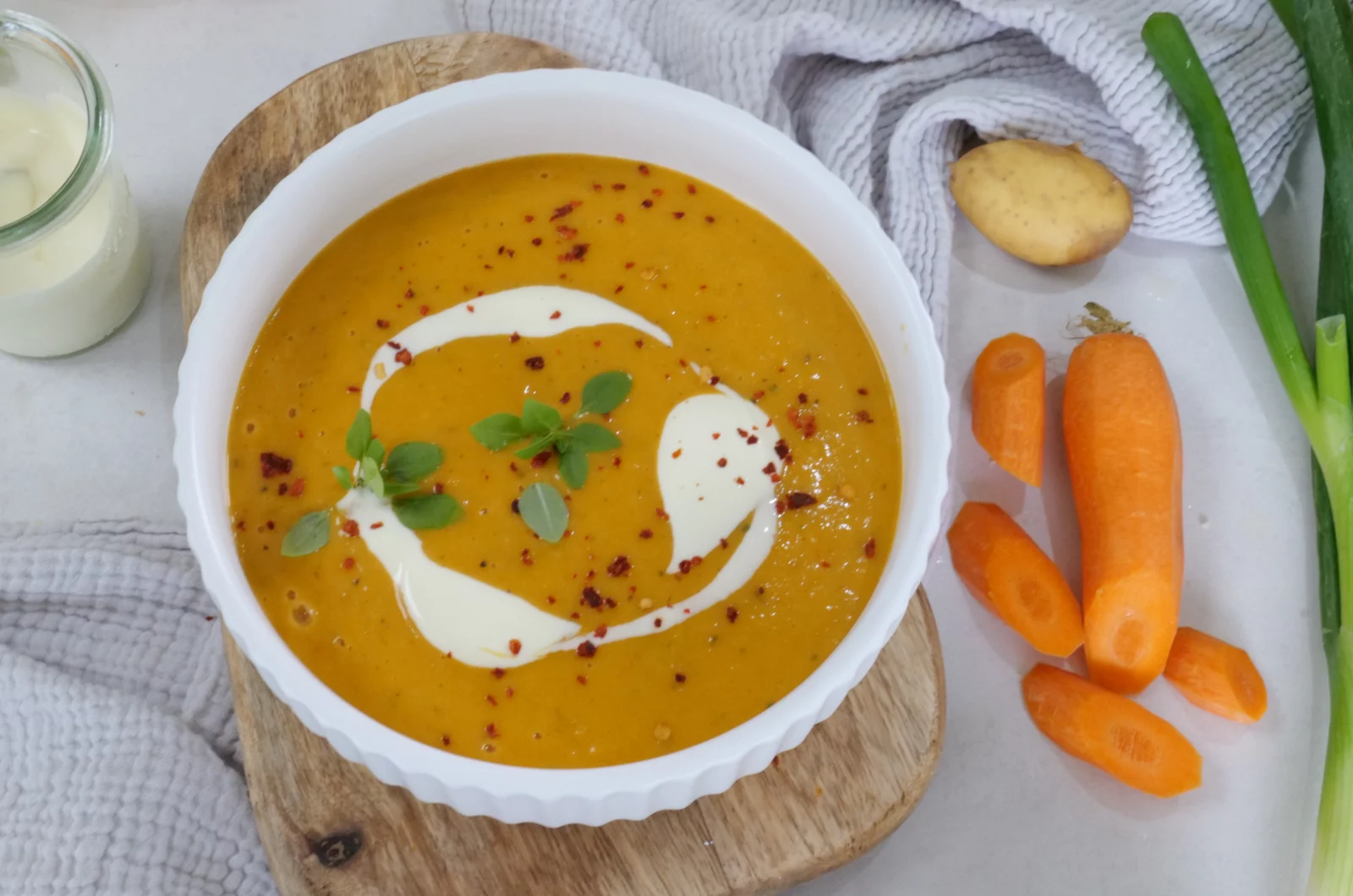Kürbissuppe aus gebackenem Gemüse