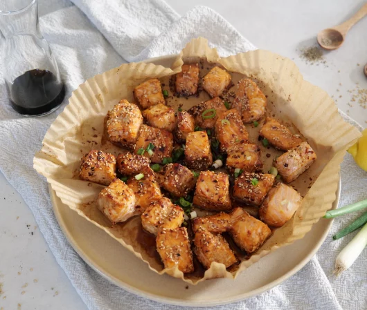 Lachswürfel mit Sesam aus dem Airfryer