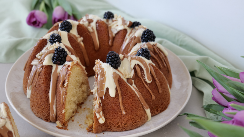 Kokos-weißer-Mandelkuchen