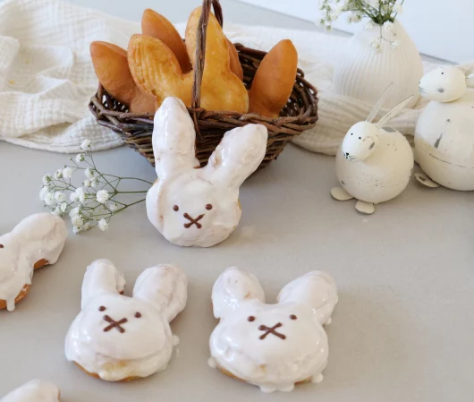 Osterhasenkrapfen mit Eierlikörfüllung