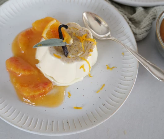 Panna Cotta mit Blutorange und Vanille