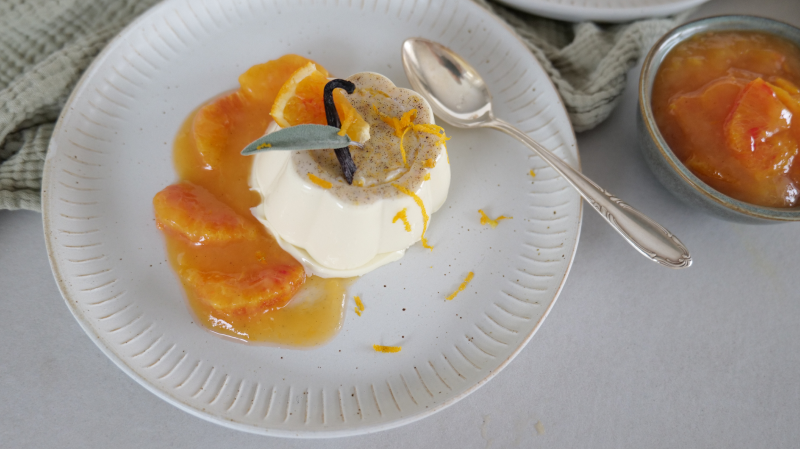 Panna Cotta mit Blutorange und Vanille