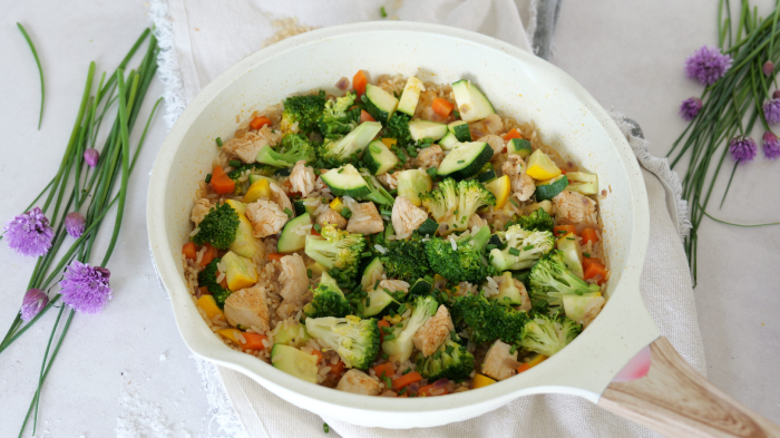 Reispfanne mit Hähnchen und Gemüse