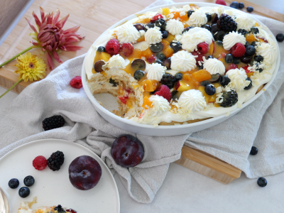 Buntes Sommertiramisu mit Früchten (familienfreundlich)