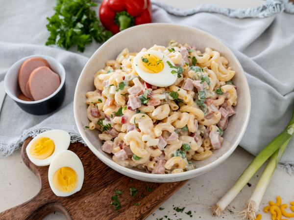 Nudelsalat Rezept klassisch mit Mayonnaise