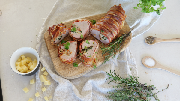 Schweinefilet im Baconmantel – würzig gefüllt & saftig