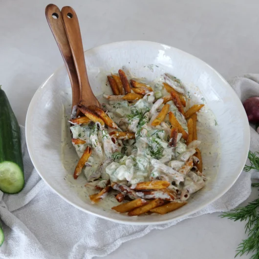 Crunchy Nudelsalat mit Gurke